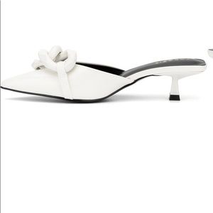 Torgeis Aboricola Chain White Heel Kitten Mules Size 7.